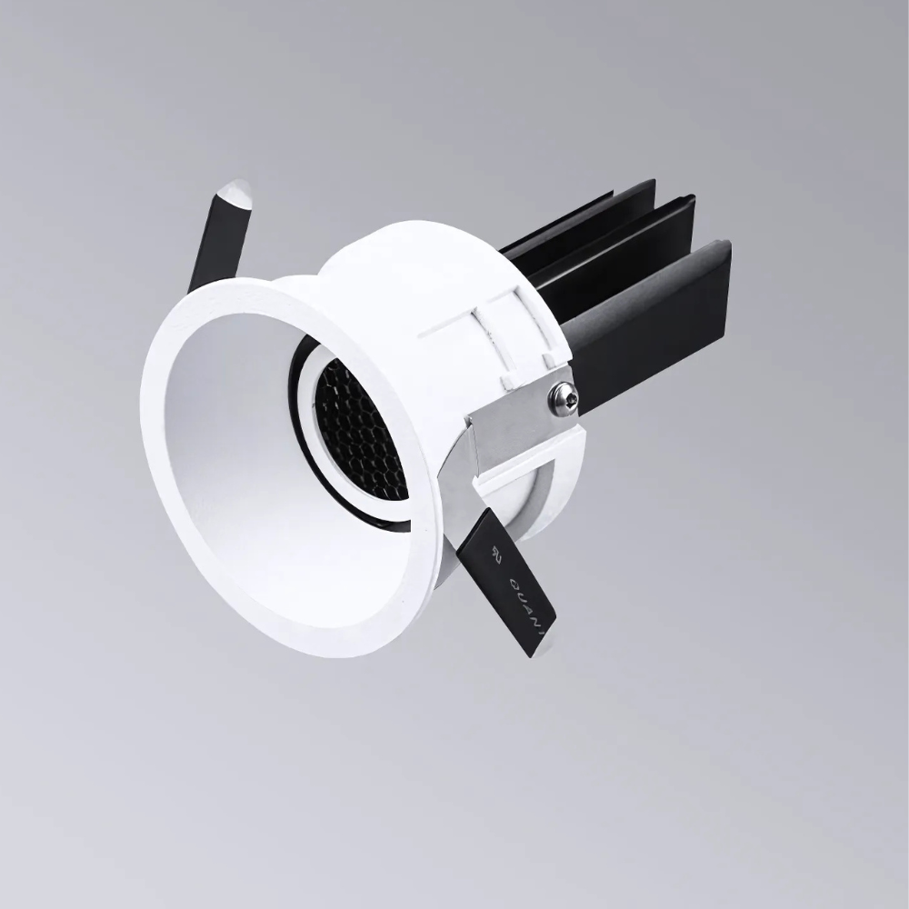 MNBS1586 – 7W Adjustable LED Spotlight with 630 Lumens Output